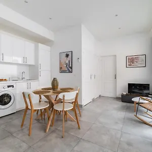 Apartament Charmant Calme Place Du Trocadero - 4p - Flat-guest, Paryż
