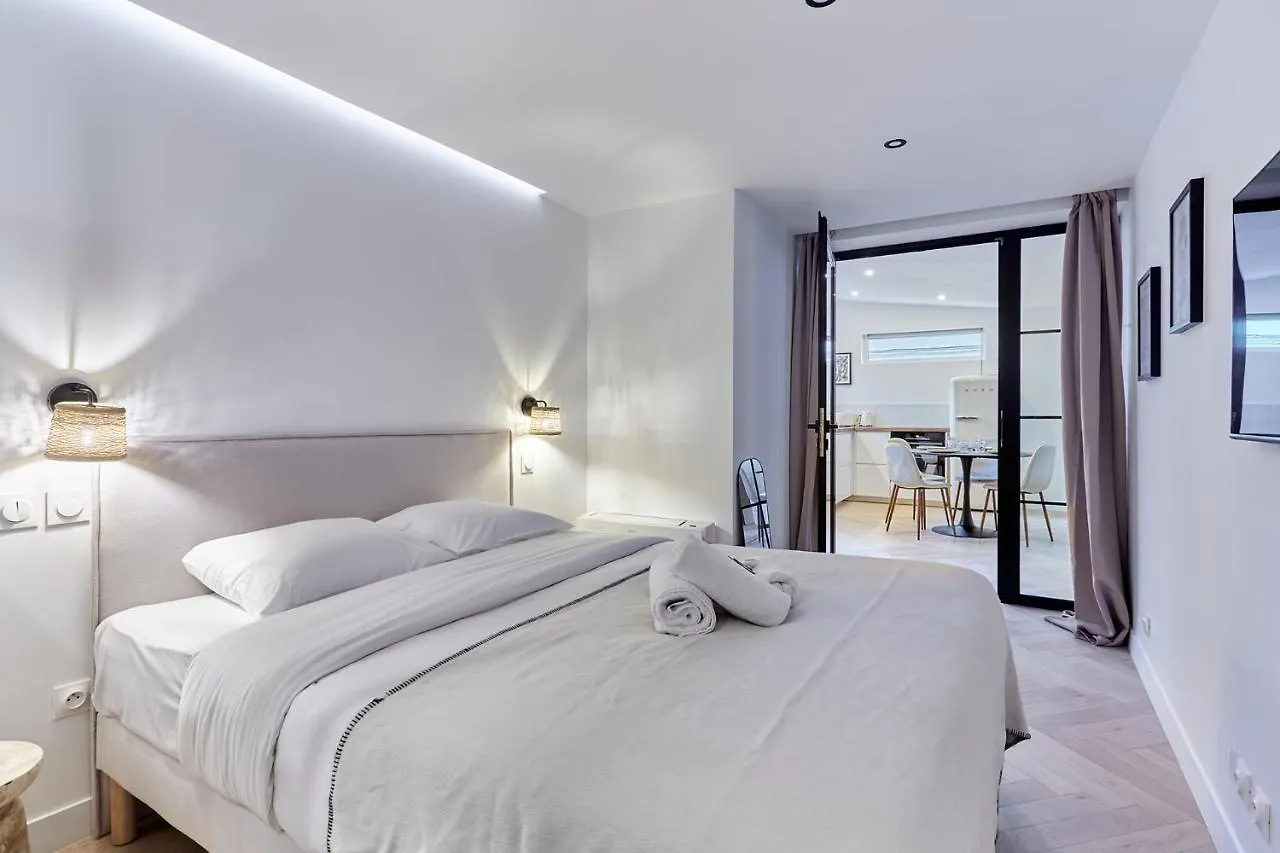 Apartment Arc De Triomphe By Studio Prestige Paris
