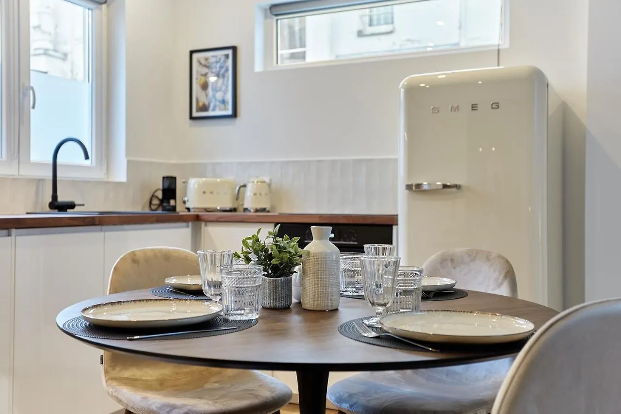 Apartment Arc De Triomphe By Studio Prestige Paris France