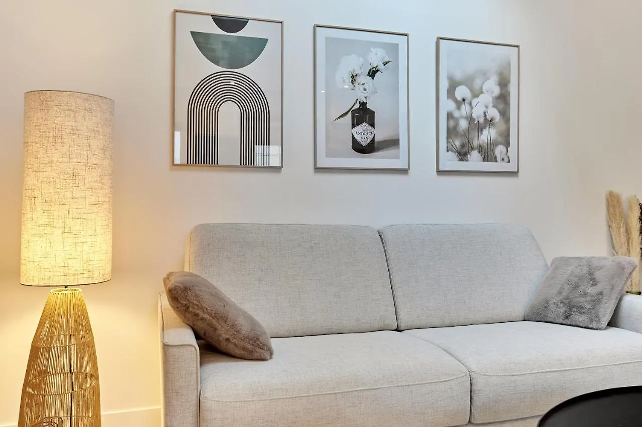 Apartment Arc De Triomphe By Studio Prestige Paris France
