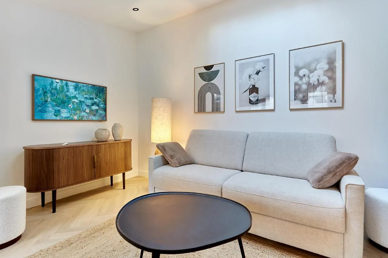 Apartment Arc De Triomphe By Studio Prestige Paris
