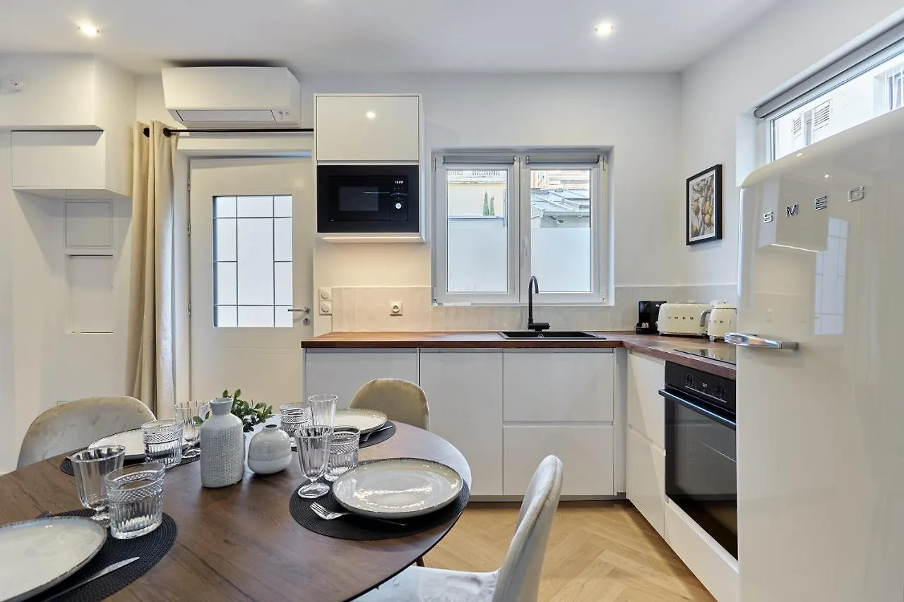 Apartment Arc De Triomphe By Studio Prestige Paris